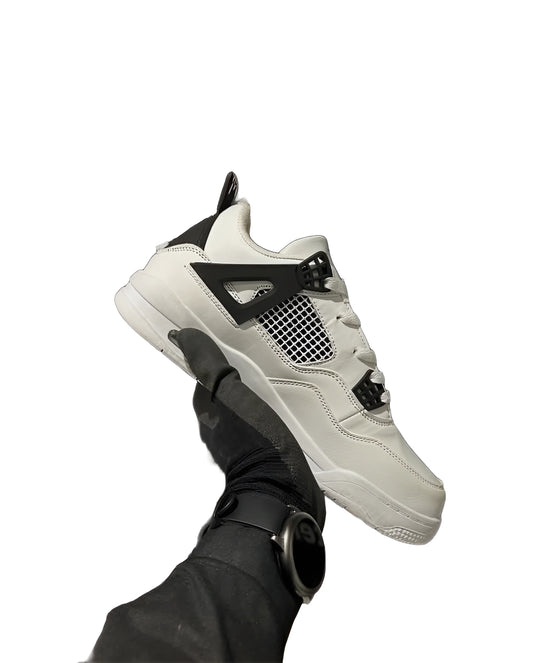 AIR JORDAN 4 - Retro - White with Black