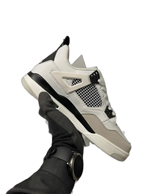 AIR JORDAN 4 - Retro - White with Black