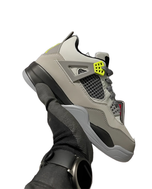 AIR JORDAN 4 - Retro - Grey with Black