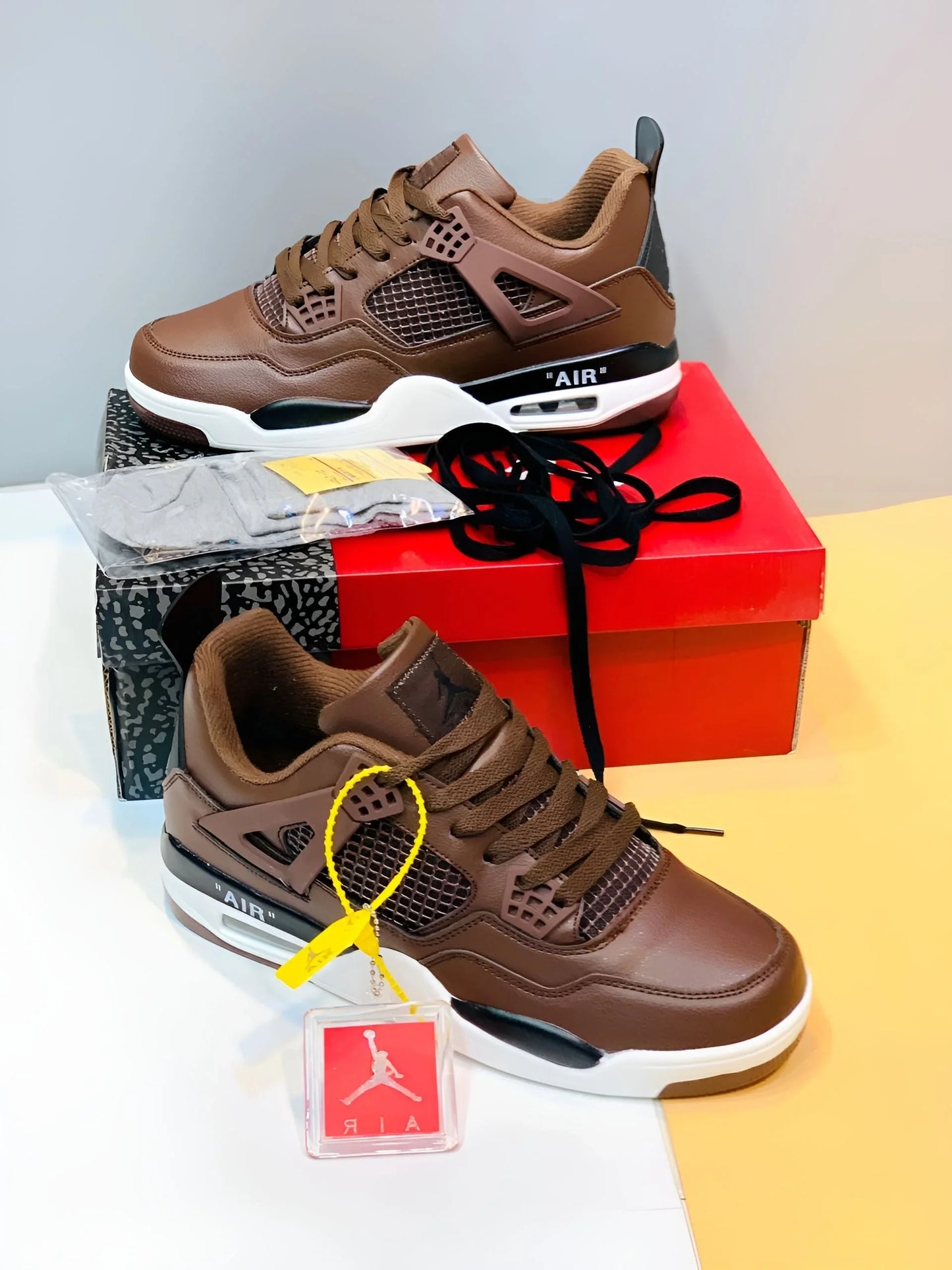 AIR JORDAN 4 - Retro - Brown