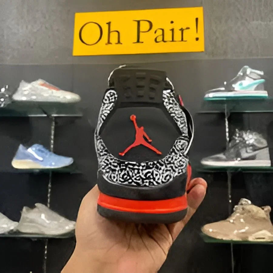 AIR JORDAN 4 - Retro - Black and Red Channel